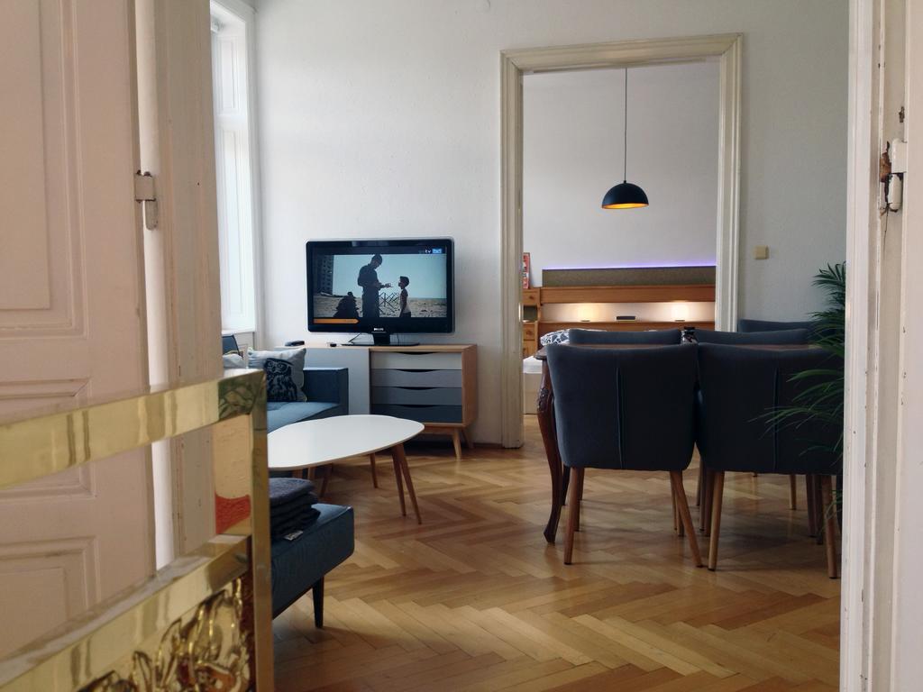 Apartamento Big Vintage Style Flat Near Schonbrunn Viena Exterior foto